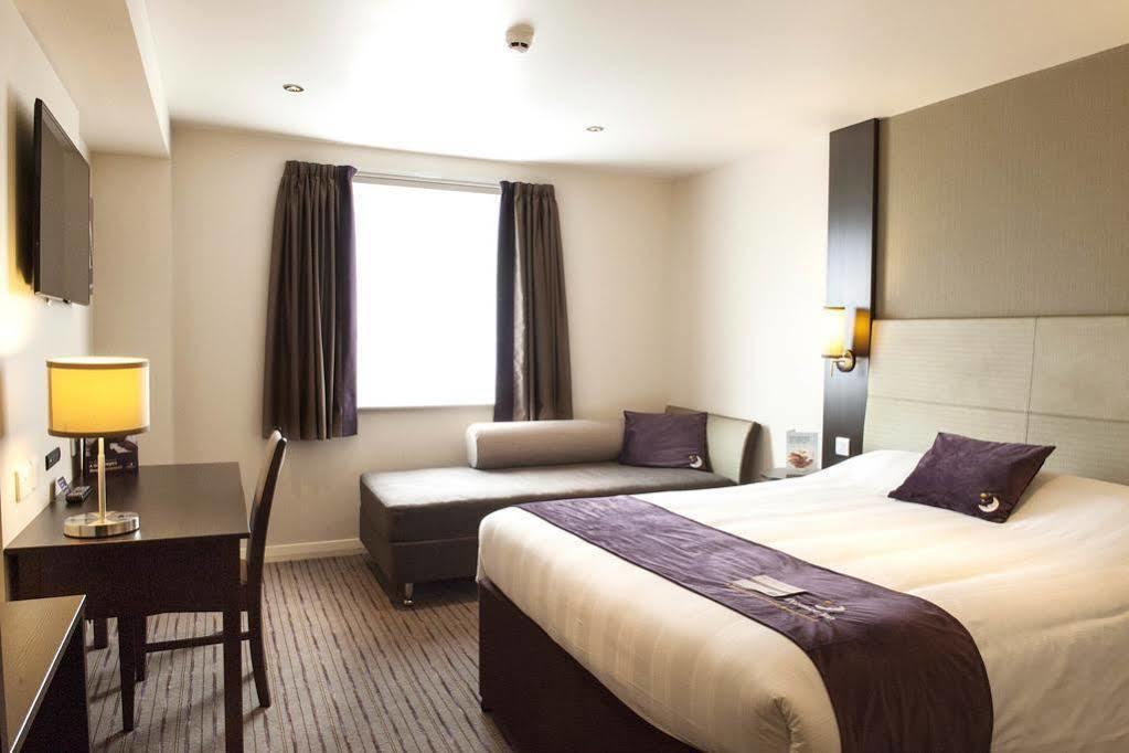 Premier Inn Manchester Trafford Centre North Urmston Eksteriør bilde