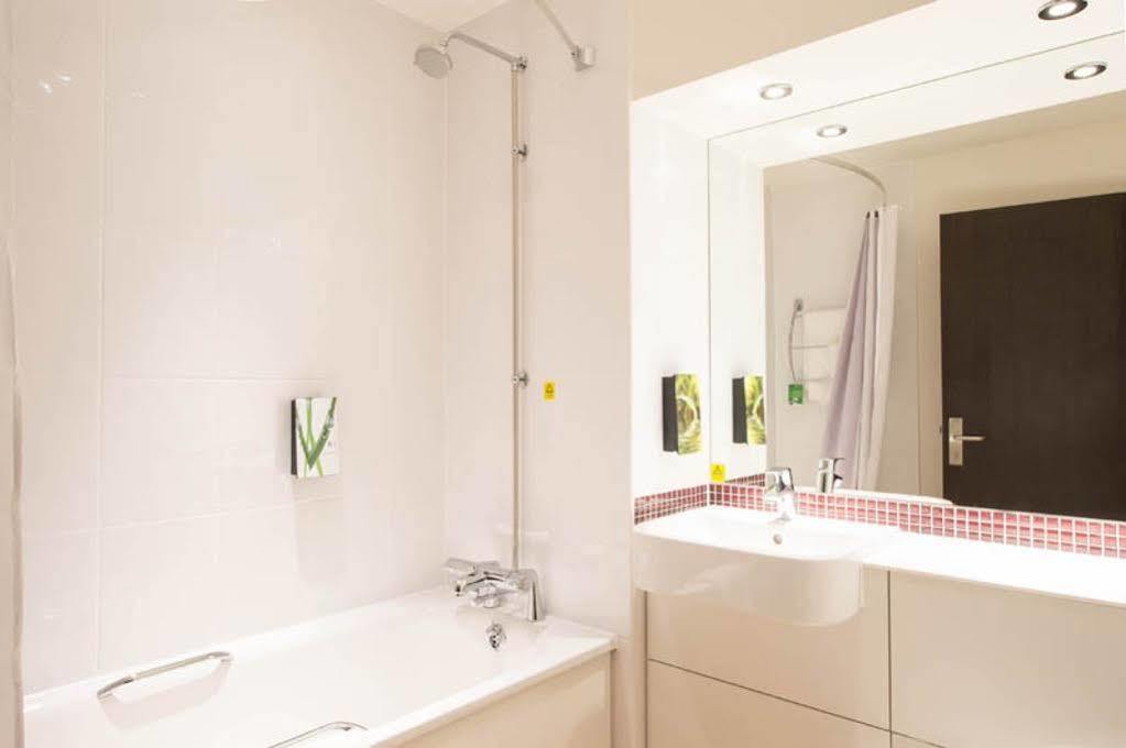 Premier Inn Manchester Trafford Centre North Urmston Eksteriør bilde